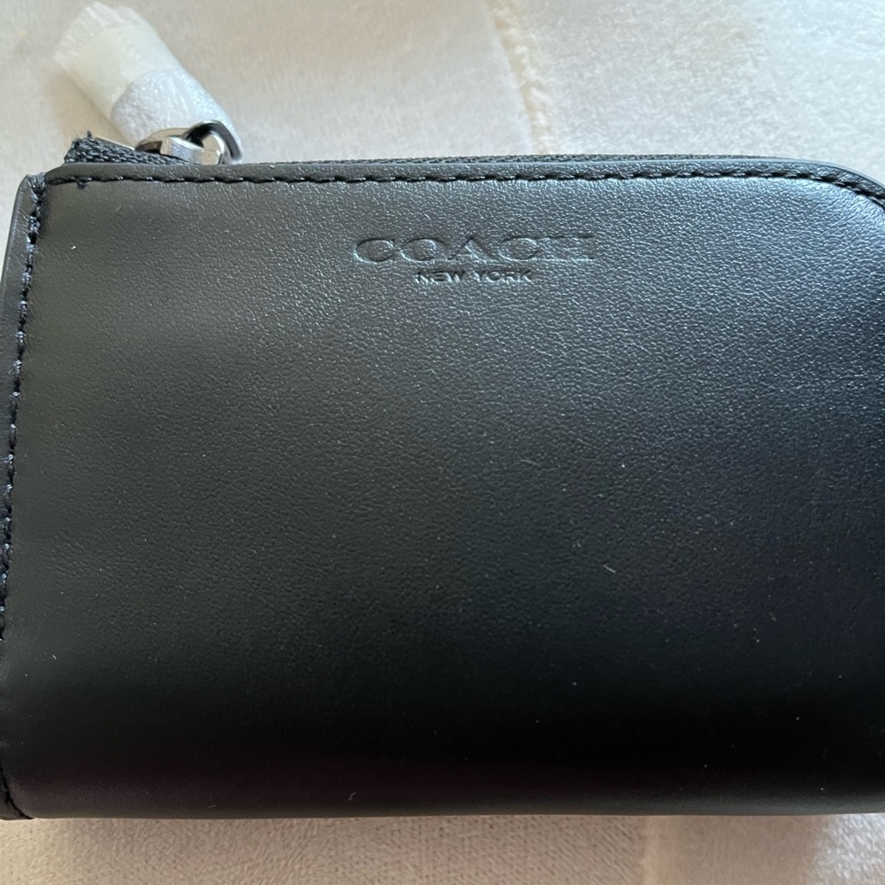 NWT Coach Leather zip key and card holder